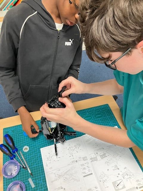 Hands-on RC car build workshop session at RC Garage camp Vienna